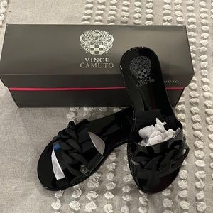 BNIB Vince Camuto jelly slide. Size 6